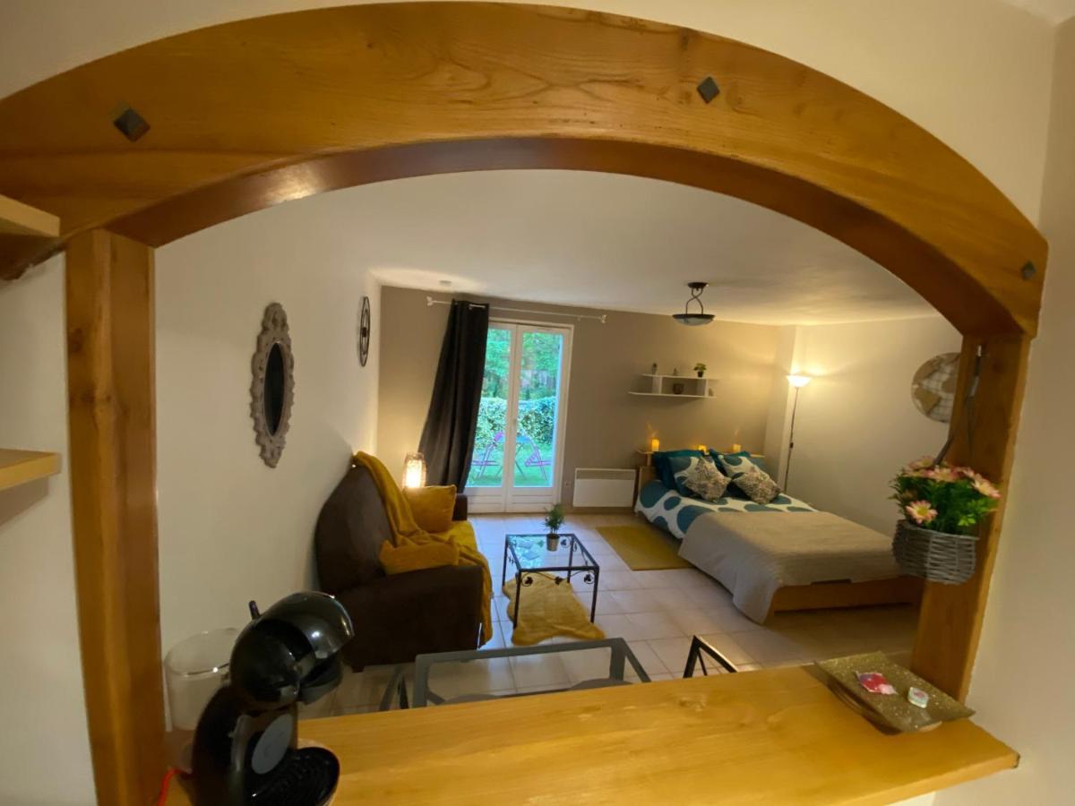 Appartement Cosy Avec Jardin Privatif Et Garage فونتانبلو المظهر الخارجي الصورة
